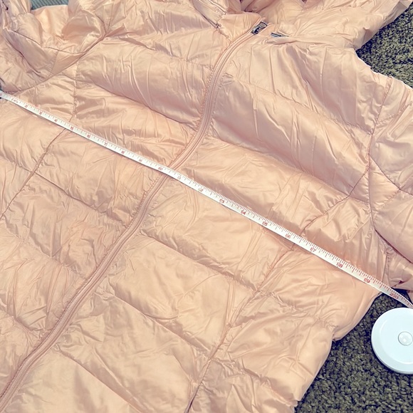 Light weight and packable down filled jacket - Picture 10 of 12